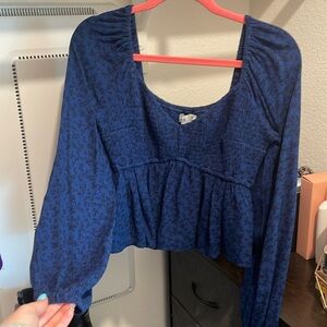HOLLISTER LONG SLEEVE SMOCKED BUST BABYDOLL TOP
